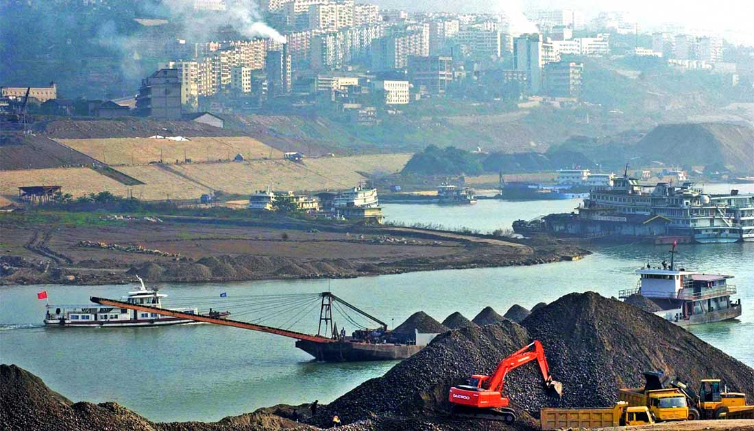 Κίνα: Αυξάνει την παραγωγή άνθρακα για χάρη της βιομηχανίας